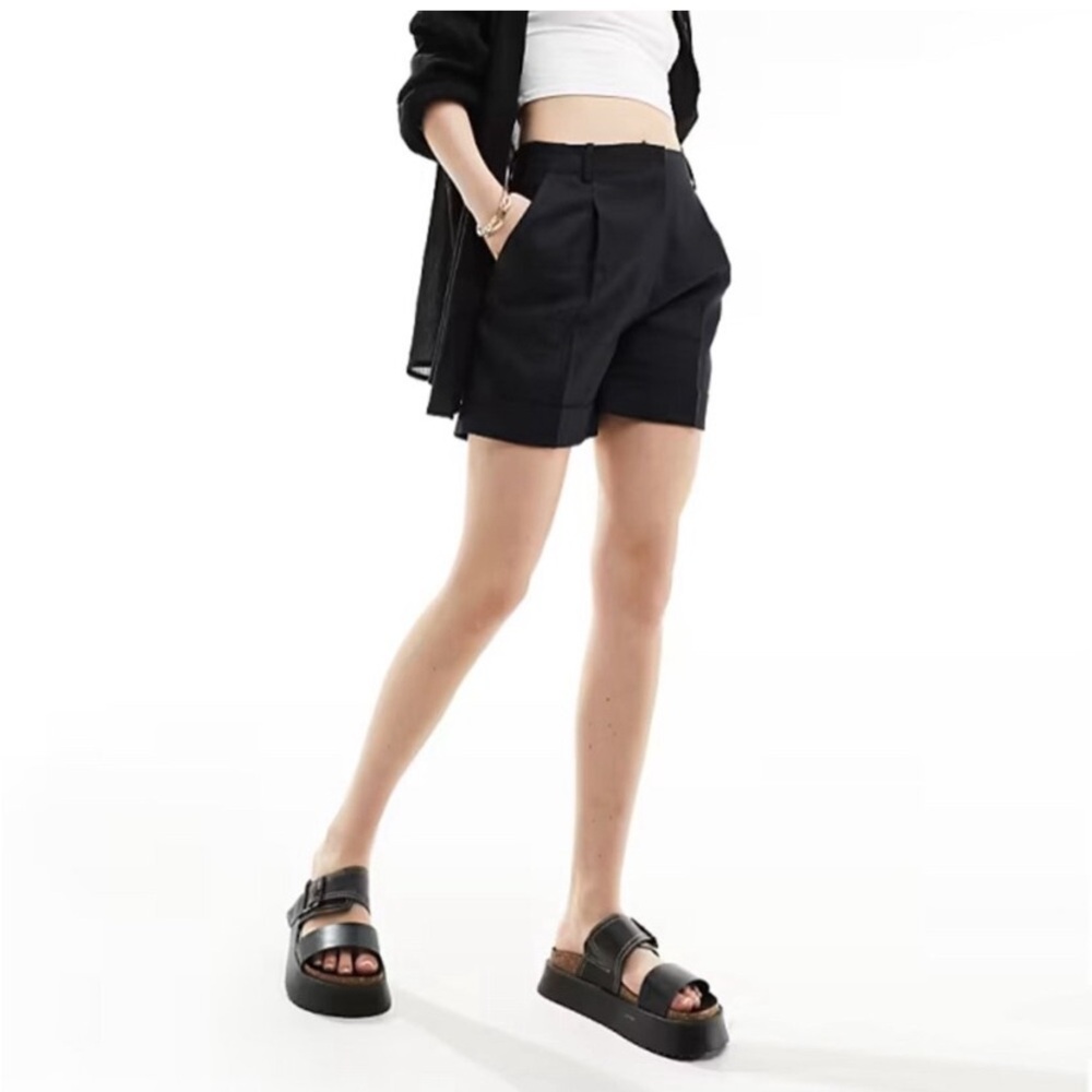 & Other Stories Tailored Linen Shorts in Black size 4